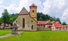 Jak zaplanować wycieczkę terenową za granicę?